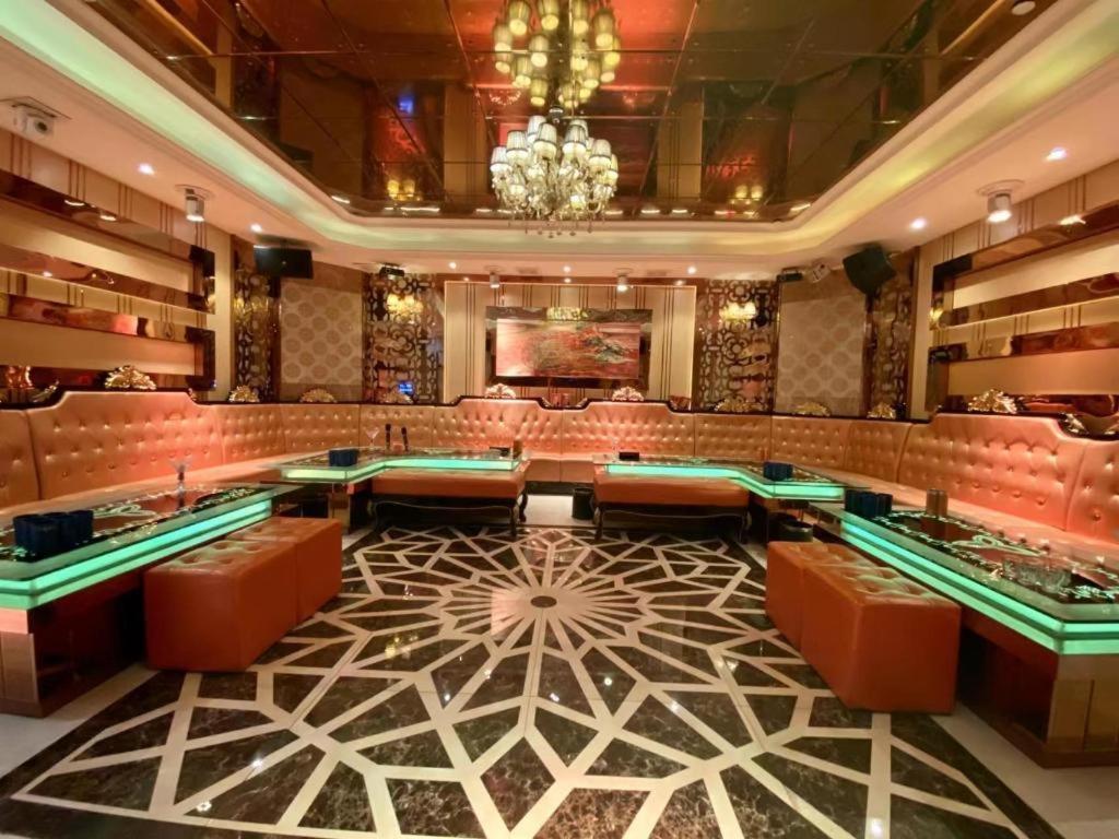 Fenggang Gladden Hotel Tiantangwei Ngoại thất bức ảnh