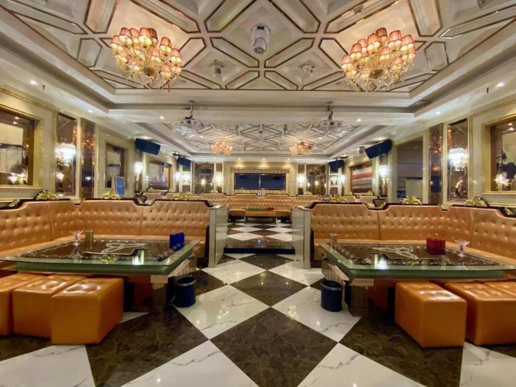Fenggang Gladden Hotel Tiantangwei Ngoại thất bức ảnh