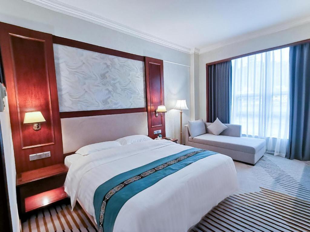 Fenggang Gladden Hotel Tiantangwei Ngoại thất bức ảnh