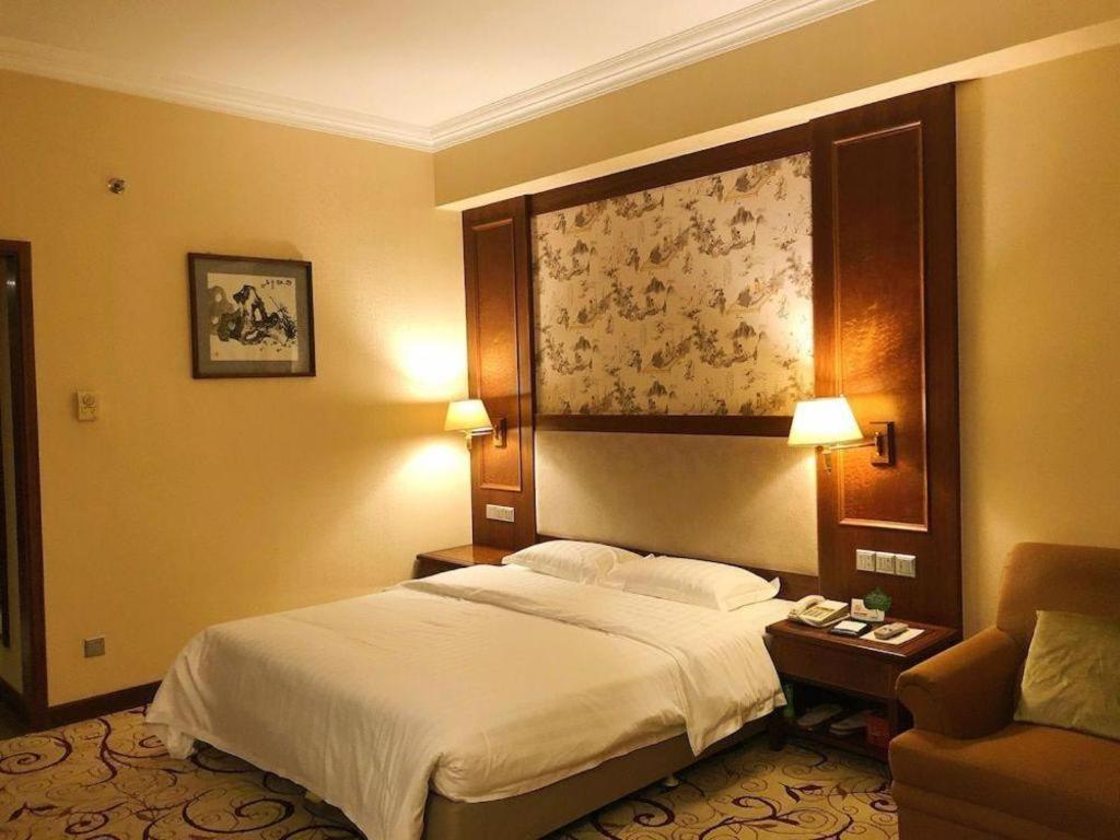 Fenggang Gladden Hotel Tiantangwei Ngoại thất bức ảnh